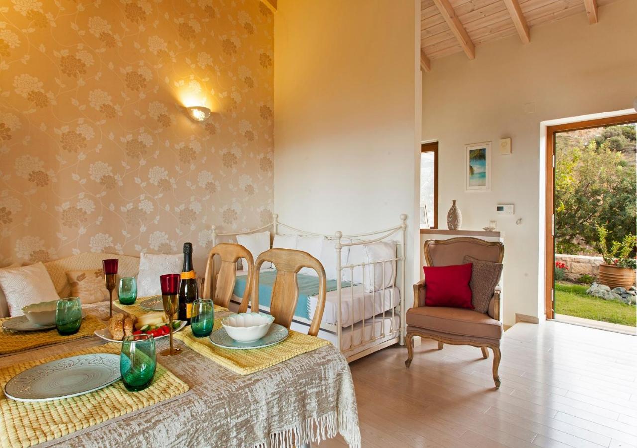 Rafaello Luxury Villa 阿齐亚·佩拉加 外观 照片